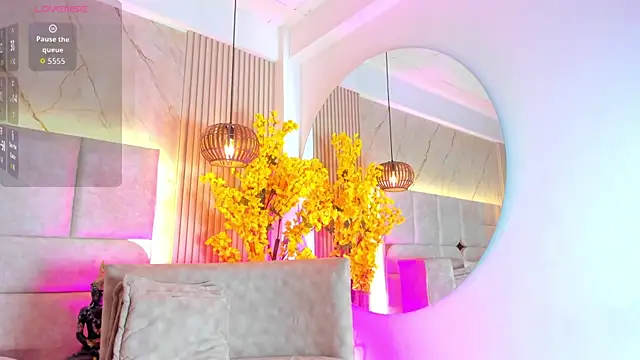 EmmaLovve online show from April 6, 2:29 am