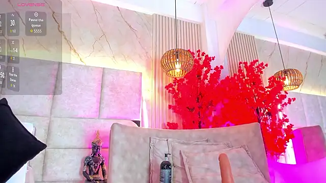 EmmaLovve online show from March 6, 2:28 am