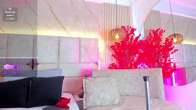 EmmaLovve online show from February 26, 2:33 am