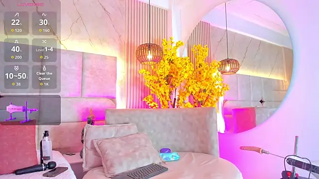 EmmaLovve online show from April 13, 2:37 am