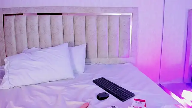 SeleneSantana online show from February 27, 9:47 pm