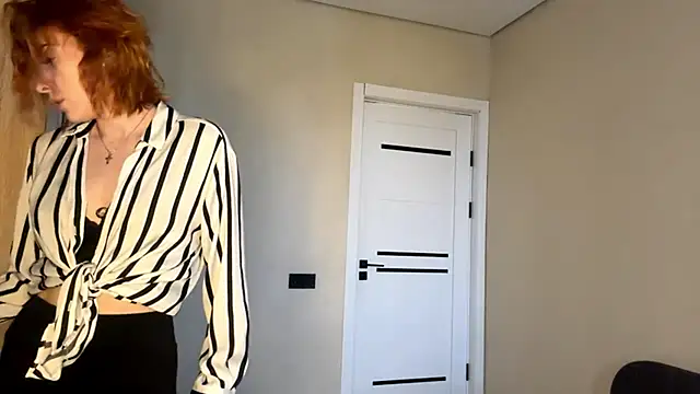 Snapshot of LuxuryRita chatting on February 23, 2:28 pm LuxuryRita online show from February 23, 2:28 pm