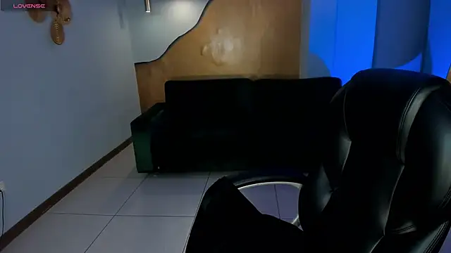 ScarlettRose X online show from April 14, 8:03 pm