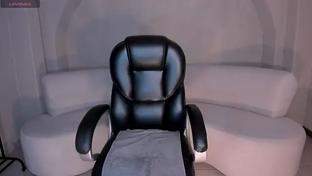 IsabellaMorettiX online show from March 13, 4:06 am