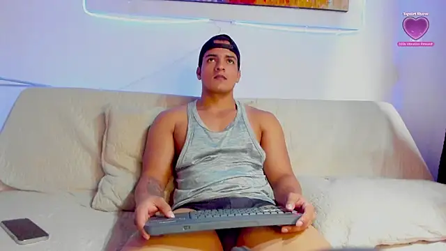 Snapshot of jhon_nicolas chatting on February 23, 9:26 pm jhon nicolas online show from February 23, 9:26 pm