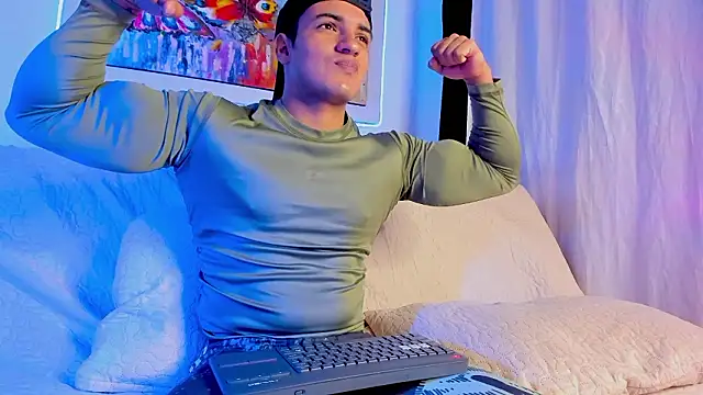 Snapshot of jhon_nicolas chatting on February 8, 11:02 pm jhon nicolas online show from February 8, 11:02 pm