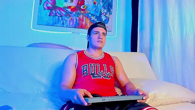 Snapshot of jhon_nicolas chatting on February 10, 8:41 pm jhon nicolas online show from February 10, 8:41 pm