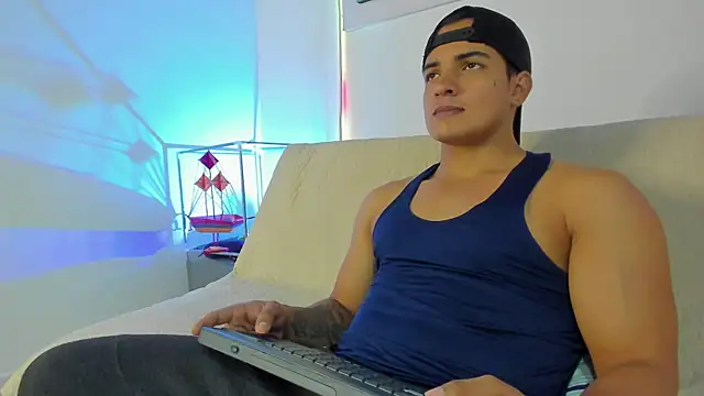 jhon nicolas online show from March 31, 8:55 pm