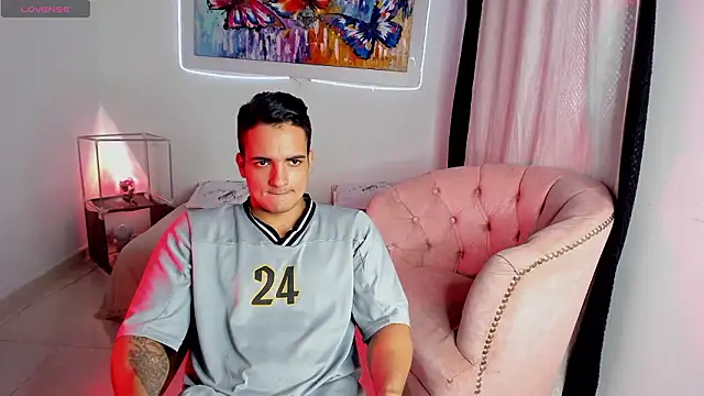 Snapshot of jhon_nicolas chatting on February 3, 8:25 pm jhon nicolas online show from February 3, 8:25 pm