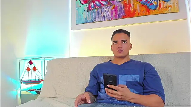 jhon nicolas online show from April 8, 10:00 pm