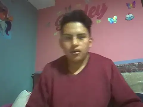 Johnn Latinboy online show from March 3, 11:01 pm