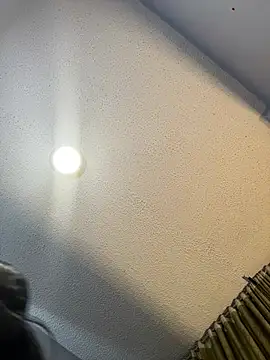 Snapshot of SavageBond_ chatting on February 16, 5:50 am SavageBond online show from February 16, 5:50 am