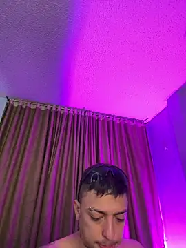 Snapshot of SavageBond_ chatting on February 27, 10:15 am SavageBond online show from February 27, 10:15 am