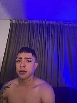 Snapshot of SavageBond_ chatting on February 28, 5:29 am SavageBond online show from February 28, 5:29 am