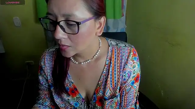 LuciaMiilf online show from June 1, 3:18 am