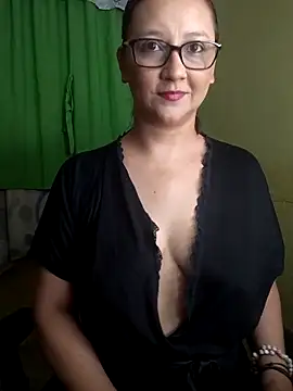 LuciaMiilf online show from March 29, 5:25 pm