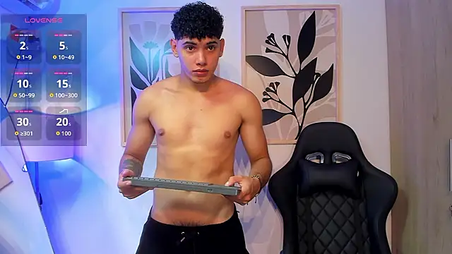 justin payn14 online show from March 21, 1:26 pm