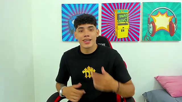 Snapshot of justin_payn14 chatting on March 3, 2:13 pm justin payn14 online show from March 3, 2:13 pm