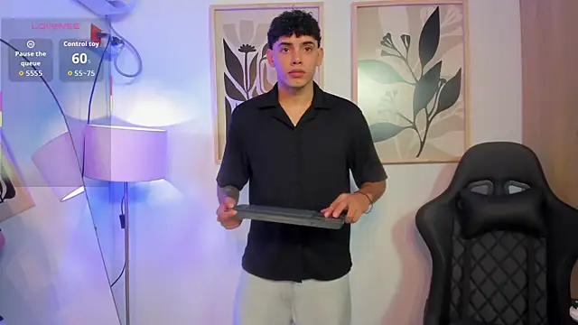 justin payn14 online show from May 5, 11:57 am