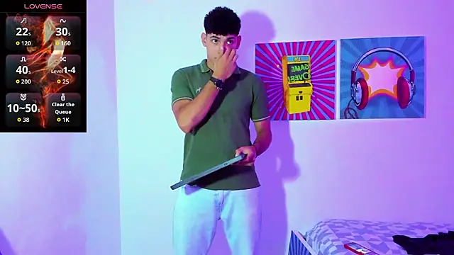 Snapshot of justin_payn14 chatting on February 10, 7:13 pm justin payn14 online show from February 10, 7:13 pm