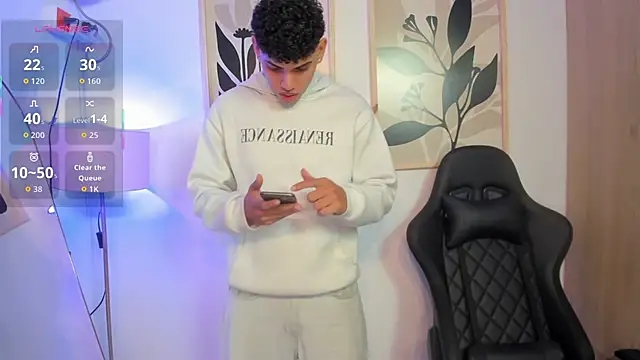 justin payn14 online show from May 6, 11:47 am