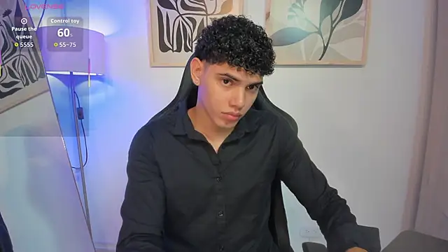 justin payn14 online show from June 4, 12:43 pm
