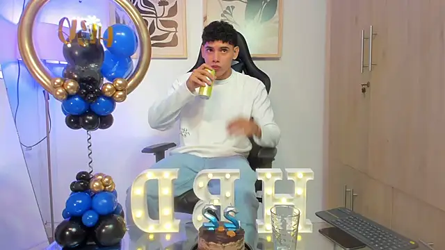 justin payn14 online show from May 24, 2:28 pm