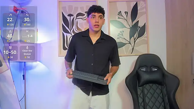 justin payn14 online show from May 8, 11:58 am