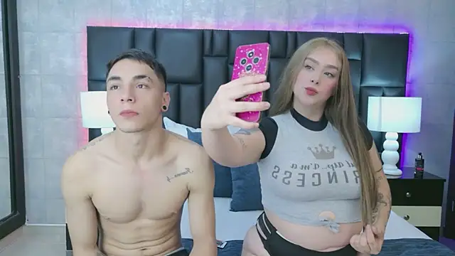 Snapshot of KarlaAndMike chatting on February 26, 3:28 am KarlaAndMike online show from February 26, 3:28 am