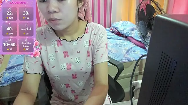 Snapshot of HornyAsianXxX chatting on July 15, 12:17 am HornyAsianXxX online show from July 15, 12:17 am