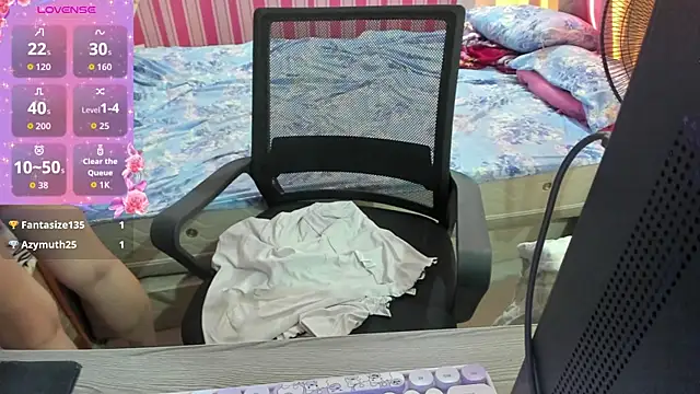 Snapshot of HornyAsianXxX chatting on July 15, 2:46 pm HornyAsianXxX online show from July 15, 2:46 pm
