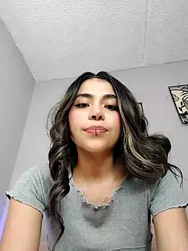 Snapshot of loveegirll1 chatting on February 2, 5:28 am loveegirll1 online show from February 2, 5:28 am