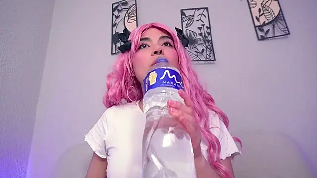 Snapshot of loveegirll1 chatting on March 1, 3:17 am loveegirll1 online show from March 1, 3:17 am