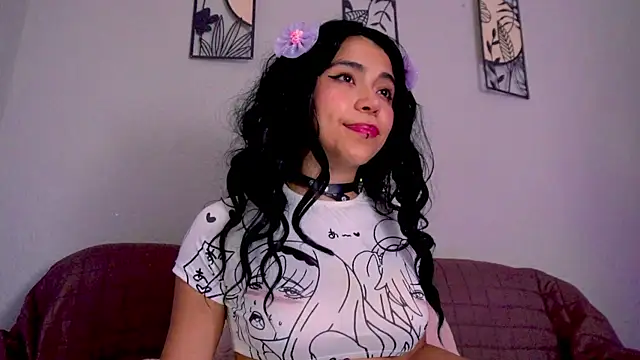 loveegirll1 online show from July 8, 4:46 am