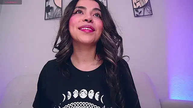 Snapshot of loveegirll1 chatting on February 27, 3:51 am loveegirll1 online show from February 27, 3:51 am