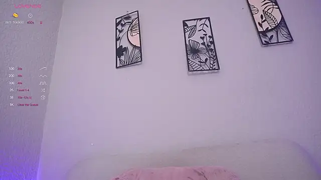 Snapshot of loveegirll1 chatting on February 14, 4:13 am loveegirll1 online show from February 14, 4:13 am