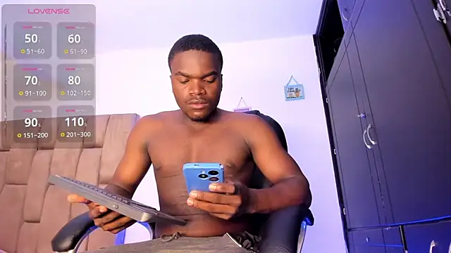 Snapshot of Ben_Castro_ chatting on February 13, 9:48 pm Ben Castro online show from February 13, 9:48 pm