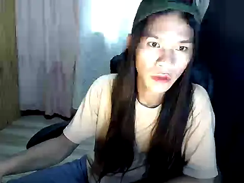 Snapshot of 8inches_tammy chatting on February 5, 3:02 am 8inches tammy online show from February 5, 3:02 am