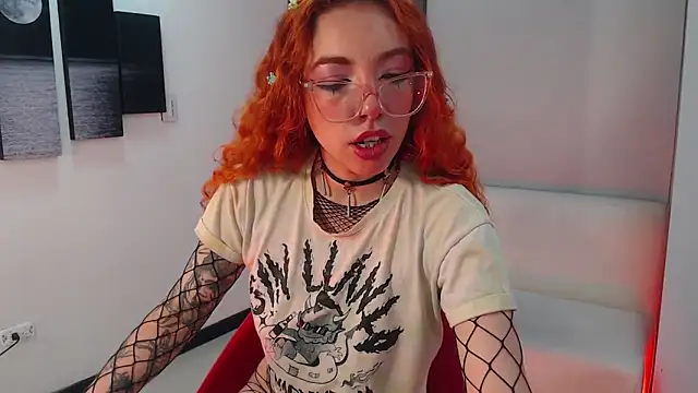 Snapshot of mere_in_redd chatting on February 24, 12:06 pm mere in redd online show from February 24, 12:06 pm