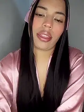 Scarlet Luxe online show from February 8, 12:30 am