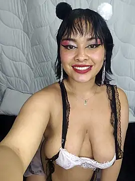 zoe love18 online show from April 15, 4:18 am
