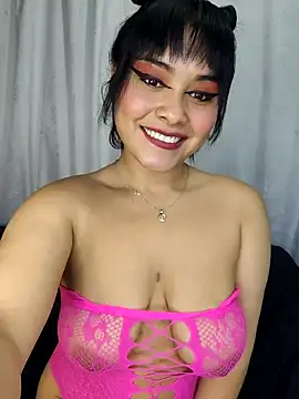 zoe love18 online show from April 2, 4:30 am