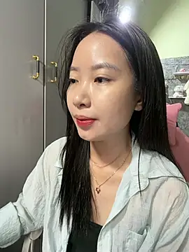 Linne6789 online show from May 10, 3:32 am
