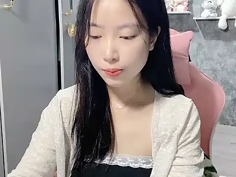 Linne6789 online show from April 19, 5:36 pm