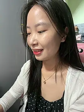 Linne6789 online show from May 15, 3:59 am