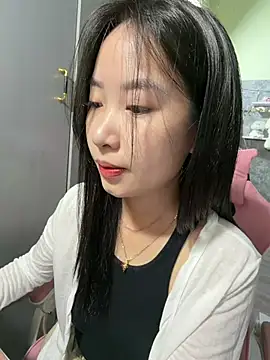Linne6789 online show from May 9, 3:21 am