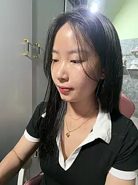 Linne6789 online show from May 17, 4:29 pm