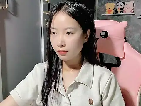 Linne6789 online show from April 3, 4:24 pm