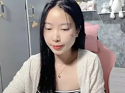 Linne6789 online show from April 24, 3:03 pm