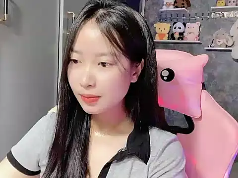 Linne6789 online show from April 4, 4:30 am